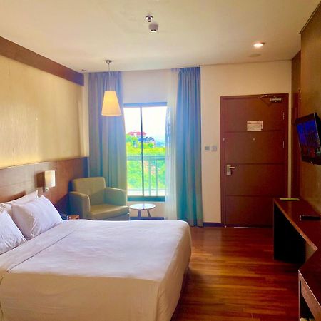 โอ็ค ทรี เอมเมอรัลด์ เซอมารัง โฮเต็ล แมเนจ บาย แอสคอต ลิมิเต็ด Hotel ภายนอก รูปภาพ