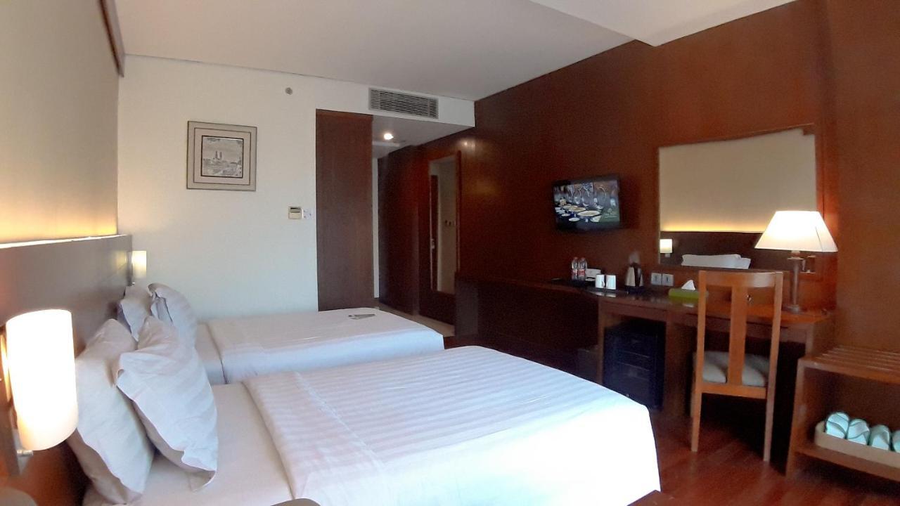 โอ็ค ทรี เอมเมอรัลด์ เซอมารัง โฮเต็ล แมเนจ บาย แอสคอต ลิมิเต็ด Hotel ภายนอก รูปภาพ