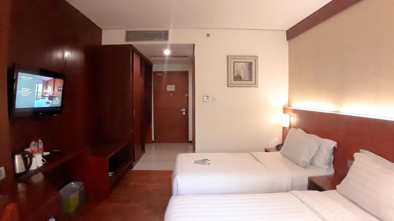 โอ็ค ทรี เอมเมอรัลด์ เซอมารัง โฮเต็ล แมเนจ บาย แอสคอต ลิมิเต็ด Hotel ภายนอก รูปภาพ
