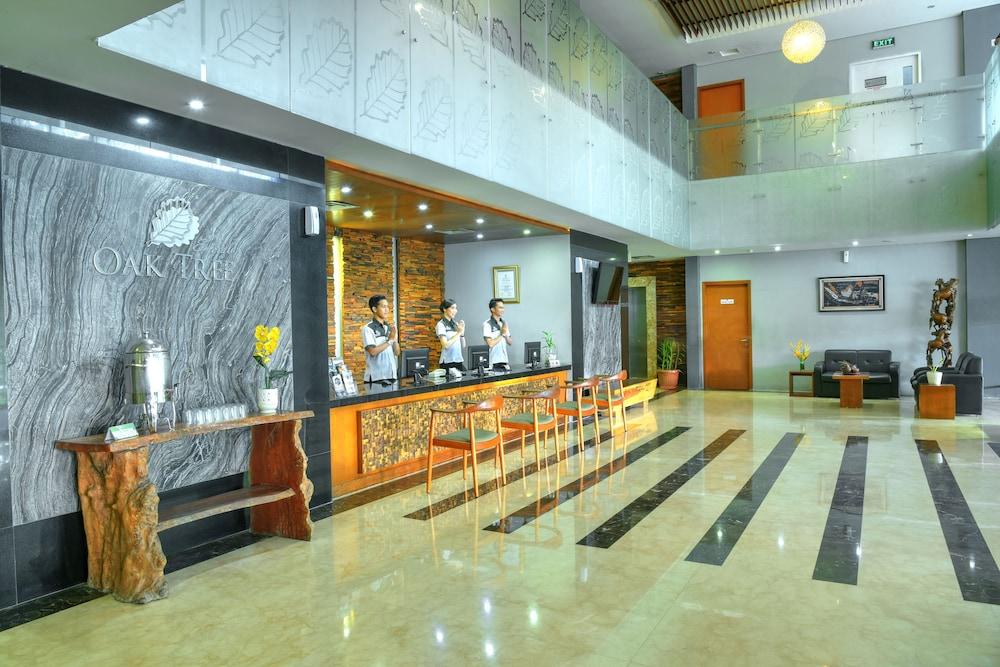 โอ็ค ทรี เอมเมอรัลด์ เซอมารัง โฮเต็ล แมเนจ บาย แอสคอต ลิมิเต็ด Hotel ภายนอก รูปภาพ