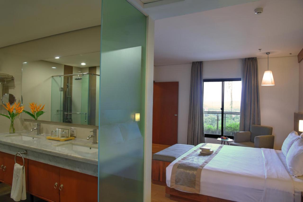 โอ็ค ทรี เอมเมอรัลด์ เซอมารัง โฮเต็ล แมเนจ บาย แอสคอต ลิมิเต็ด Hotel ภายนอก รูปภาพ