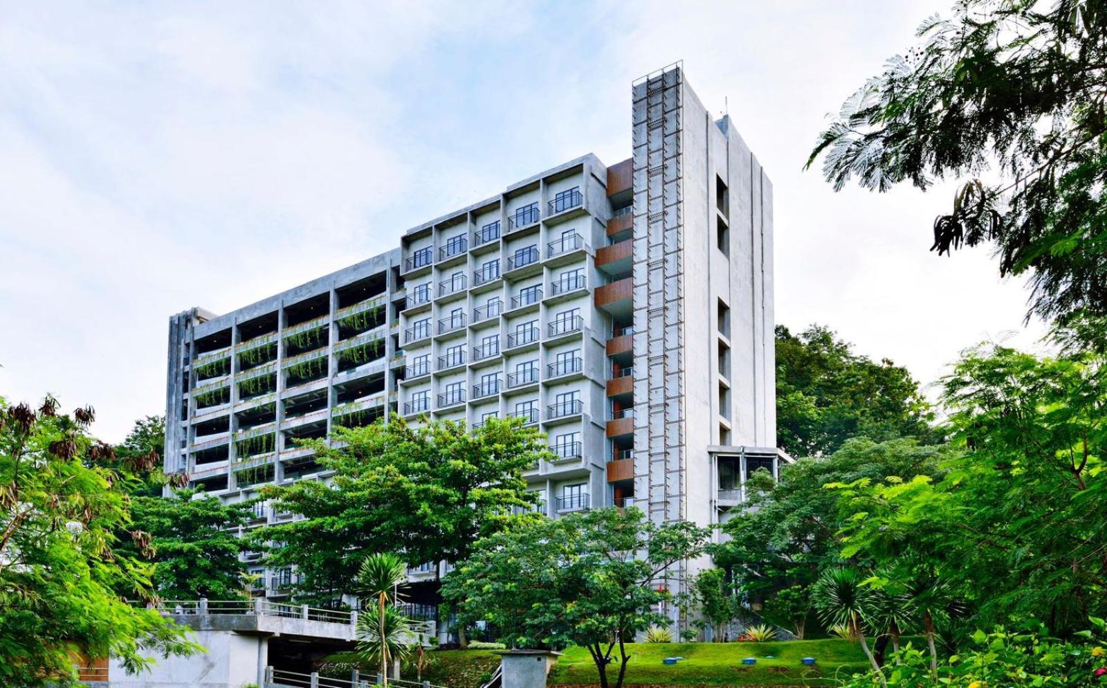 โอ็ค ทรี เอมเมอรัลด์ เซอมารัง โฮเต็ล แมเนจ บาย แอสคอต ลิมิเต็ด Hotel ภายนอก รูปภาพ
