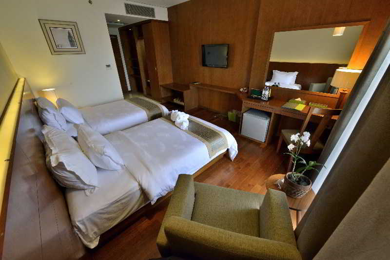 โอ็ค ทรี เอมเมอรัลด์ เซอมารัง โฮเต็ล แมเนจ บาย แอสคอต ลิมิเต็ด Hotel ภายนอก รูปภาพ