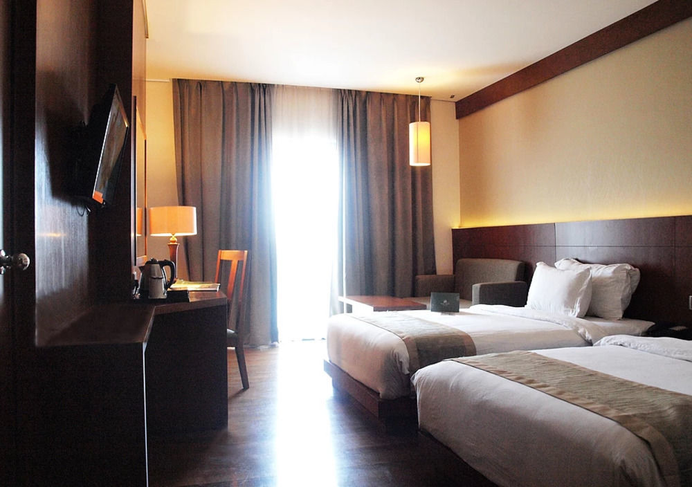 โอ็ค ทรี เอมเมอรัลด์ เซอมารัง โฮเต็ล แมเนจ บาย แอสคอต ลิมิเต็ด Hotel ภายนอก รูปภาพ
