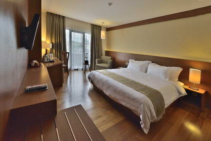 โอ็ค ทรี เอมเมอรัลด์ เซอมารัง โฮเต็ล แมเนจ บาย แอสคอต ลิมิเต็ด Hotel ภายนอก รูปภาพ