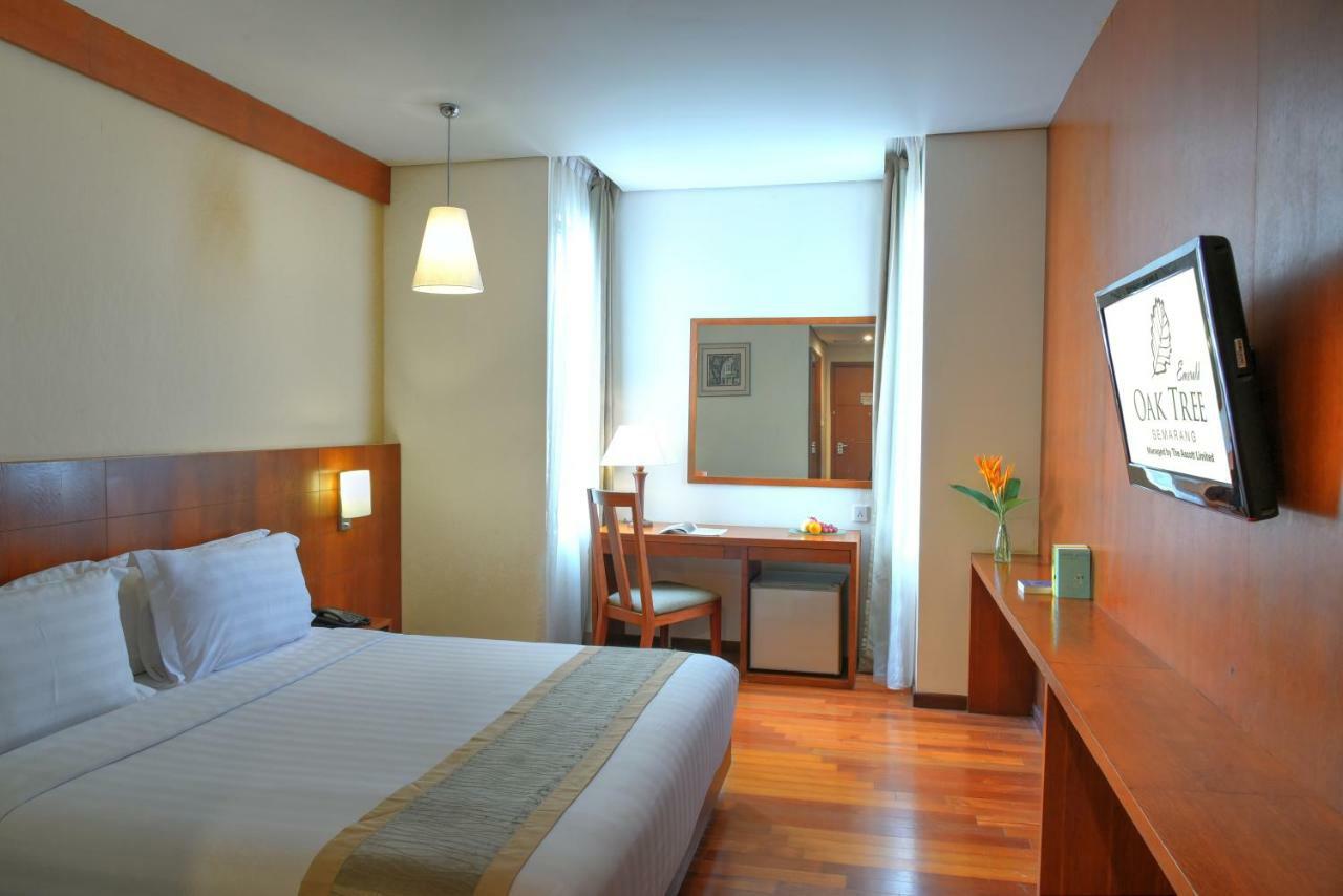 โอ็ค ทรี เอมเมอรัลด์ เซอมารัง โฮเต็ล แมเนจ บาย แอสคอต ลิมิเต็ด Hotel ภายนอก รูปภาพ