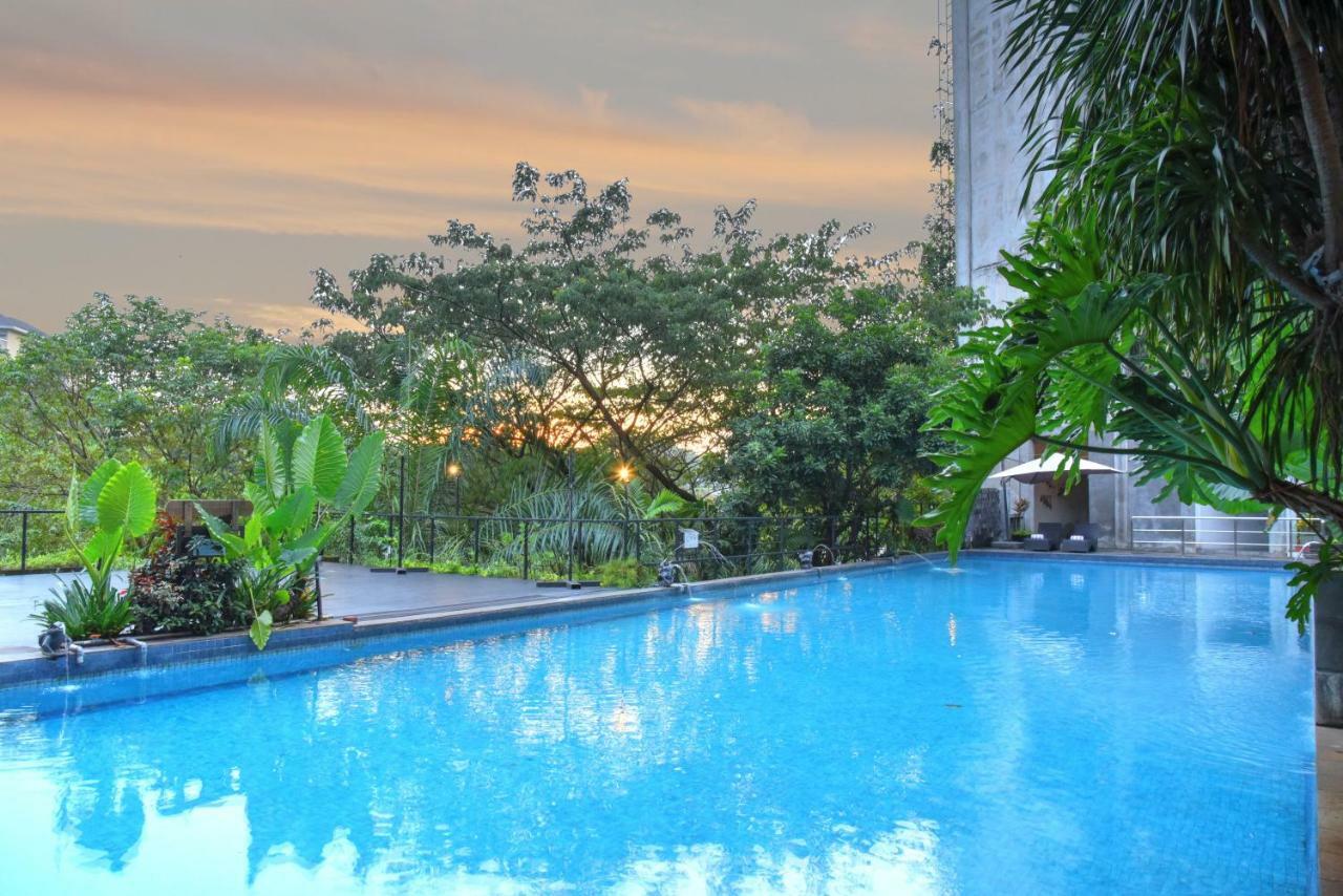 โอ็ค ทรี เอมเมอรัลด์ เซอมารัง โฮเต็ล แมเนจ บาย แอสคอต ลิมิเต็ด Hotel ภายนอก รูปภาพ