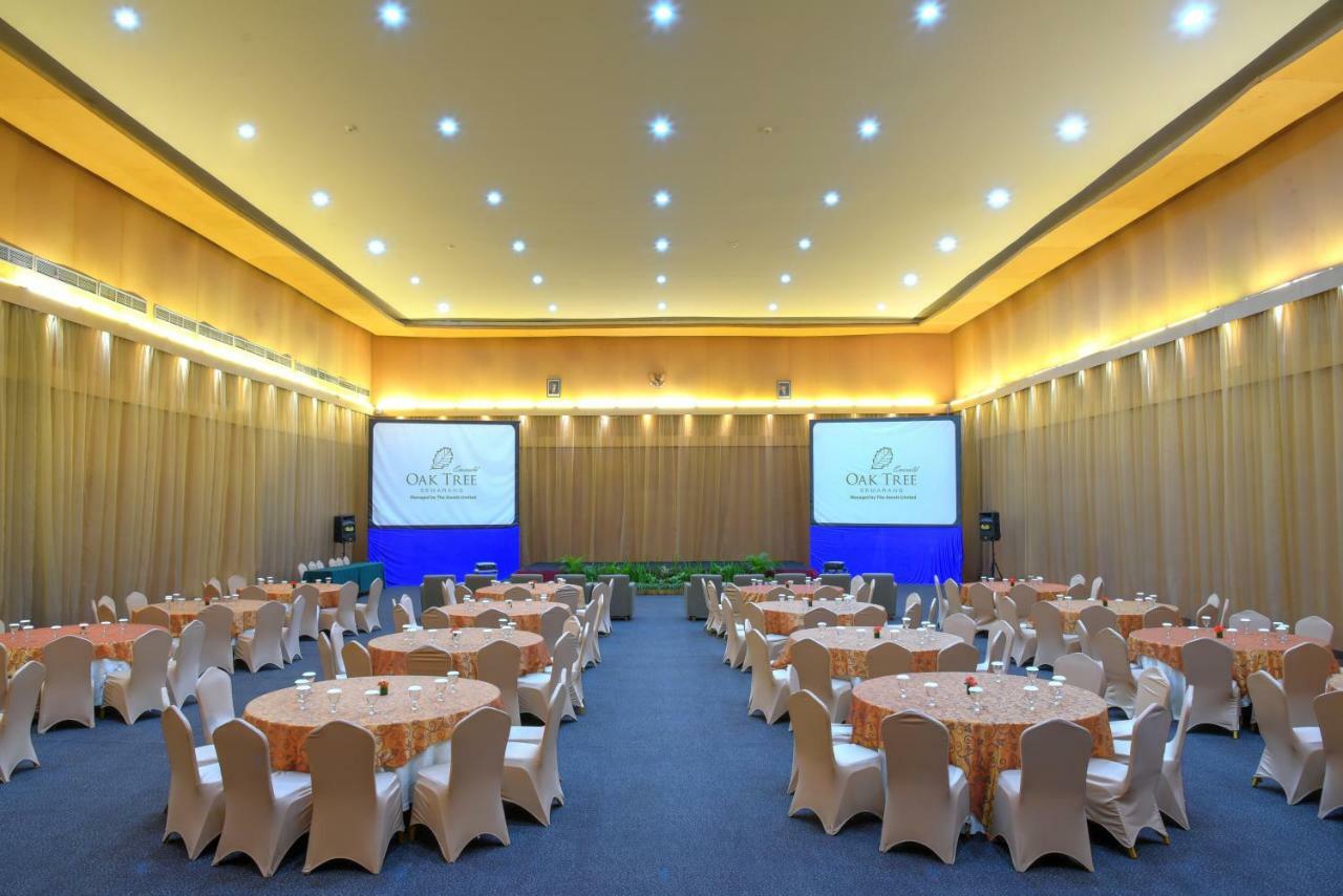 โอ็ค ทรี เอมเมอรัลด์ เซอมารัง โฮเต็ล แมเนจ บาย แอสคอต ลิมิเต็ด Hotel ภายนอก รูปภาพ